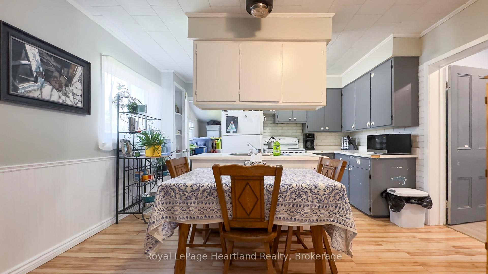 Photo 11 of 88 Richmond Street N, Bluewater, Hensall — HOMEH