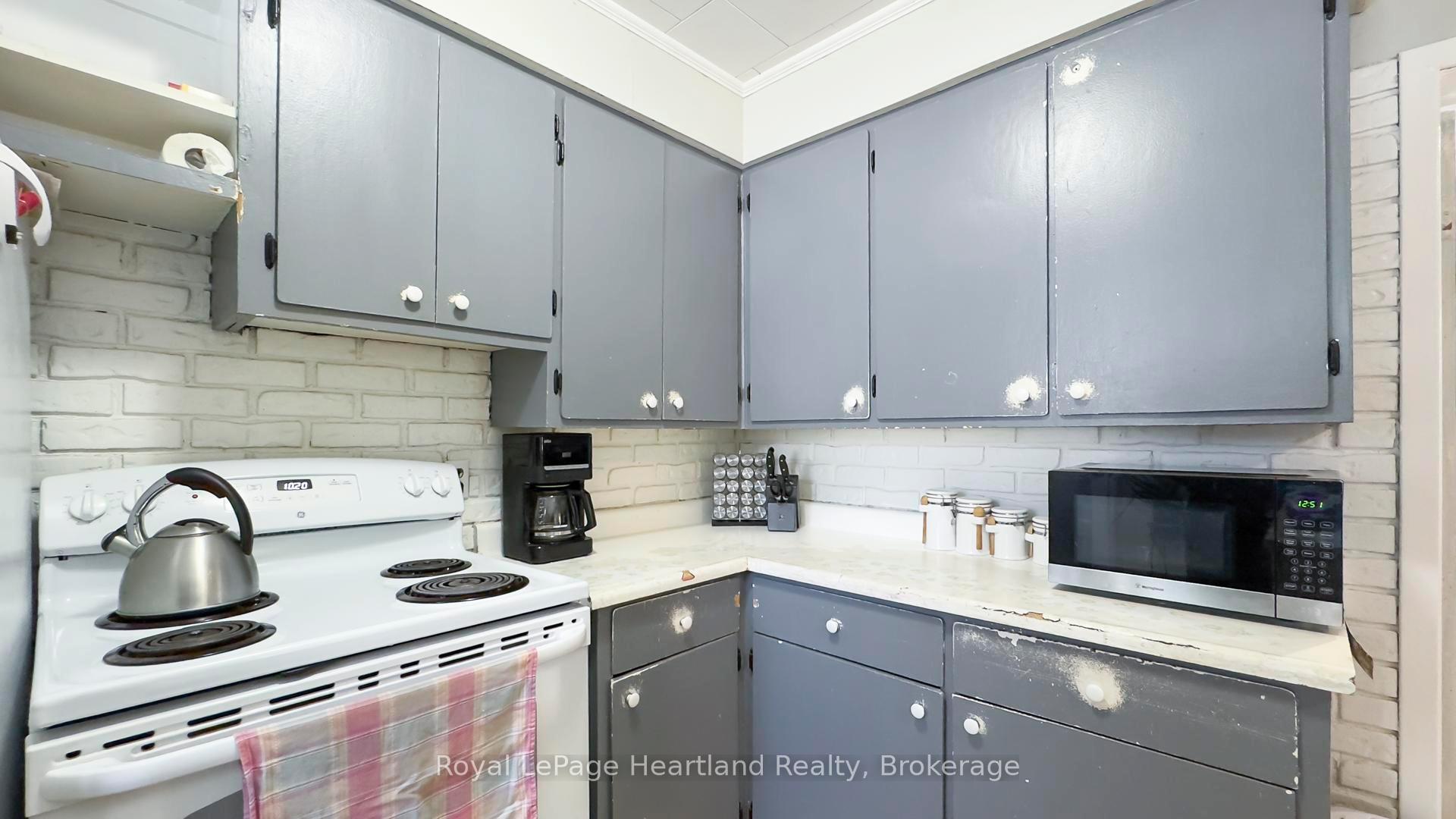 Photo 16 of 88 Richmond Street N, Bluewater, Hensall — HOMEH