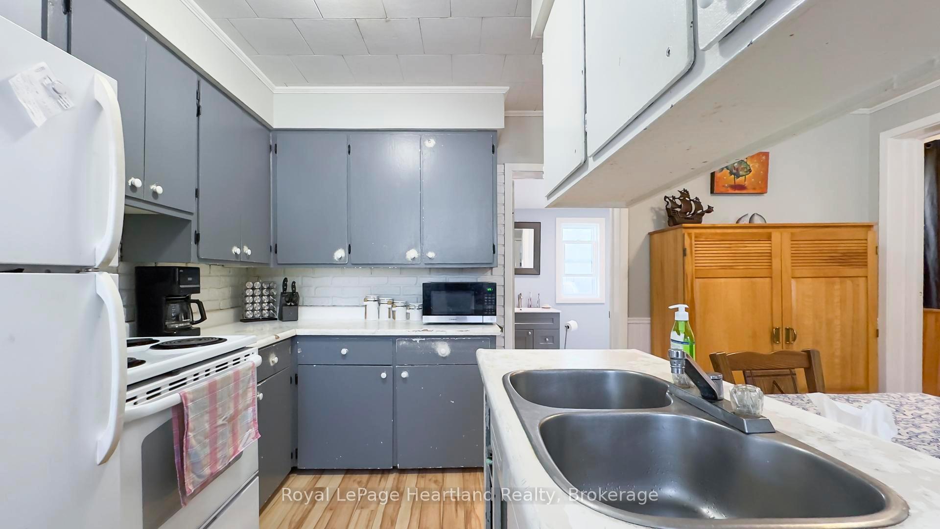 Photo 17 of 88 Richmond Street N, Bluewater, Hensall — HOMEH