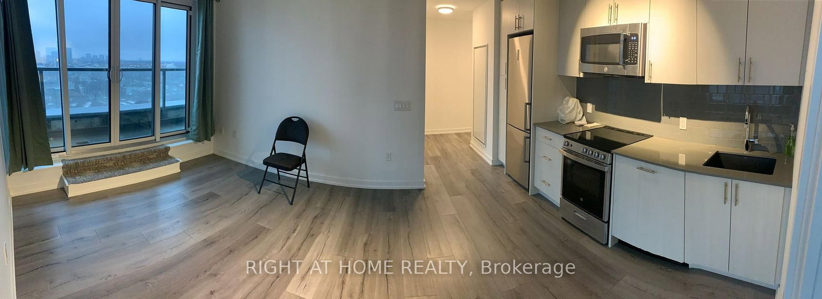 Photo 6 of Unit 902, 1195 The Queensway, Etobicoke, Islington-City Centre West — HOMEH