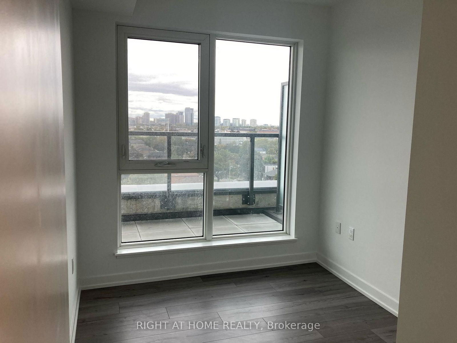 Photo 7 of Unit 902, 1195 The Queensway, Etobicoke, Islington-City Centre West — HOMEH