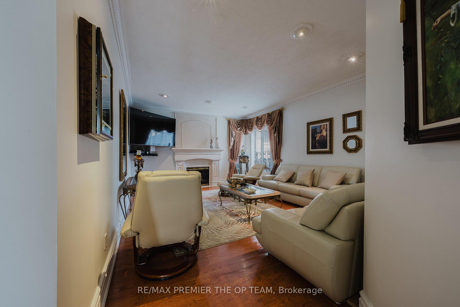Photo 7 of 159 Woolacott Road, Vaughan, East Woodbridge — HOMEH