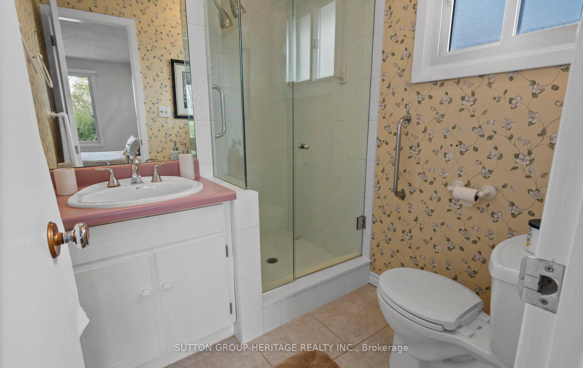 Photo 17 of 245 Ascot Court, Oshawa, Eastdale — HOMEH