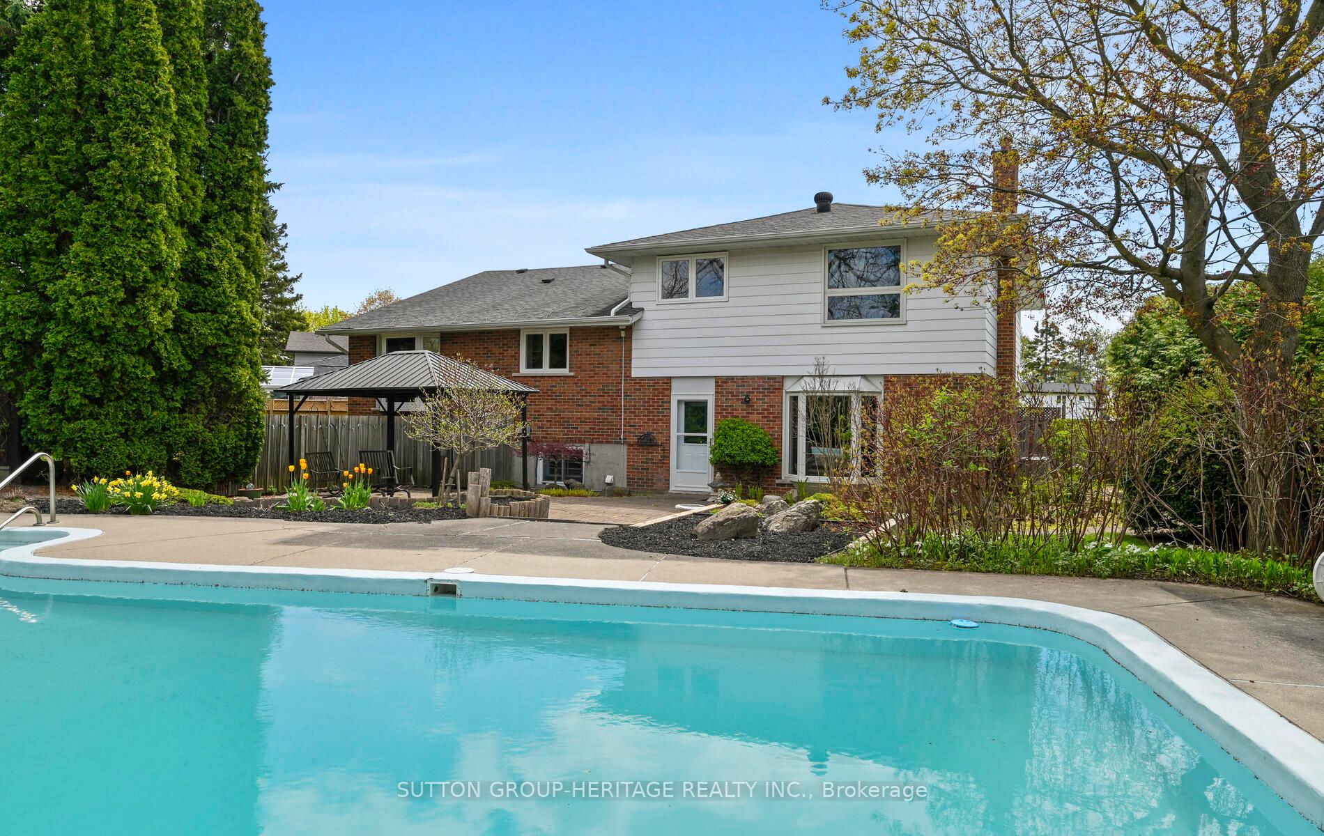 Photo 32 of 245 Ascot Court, Oshawa, Eastdale — HOMEH