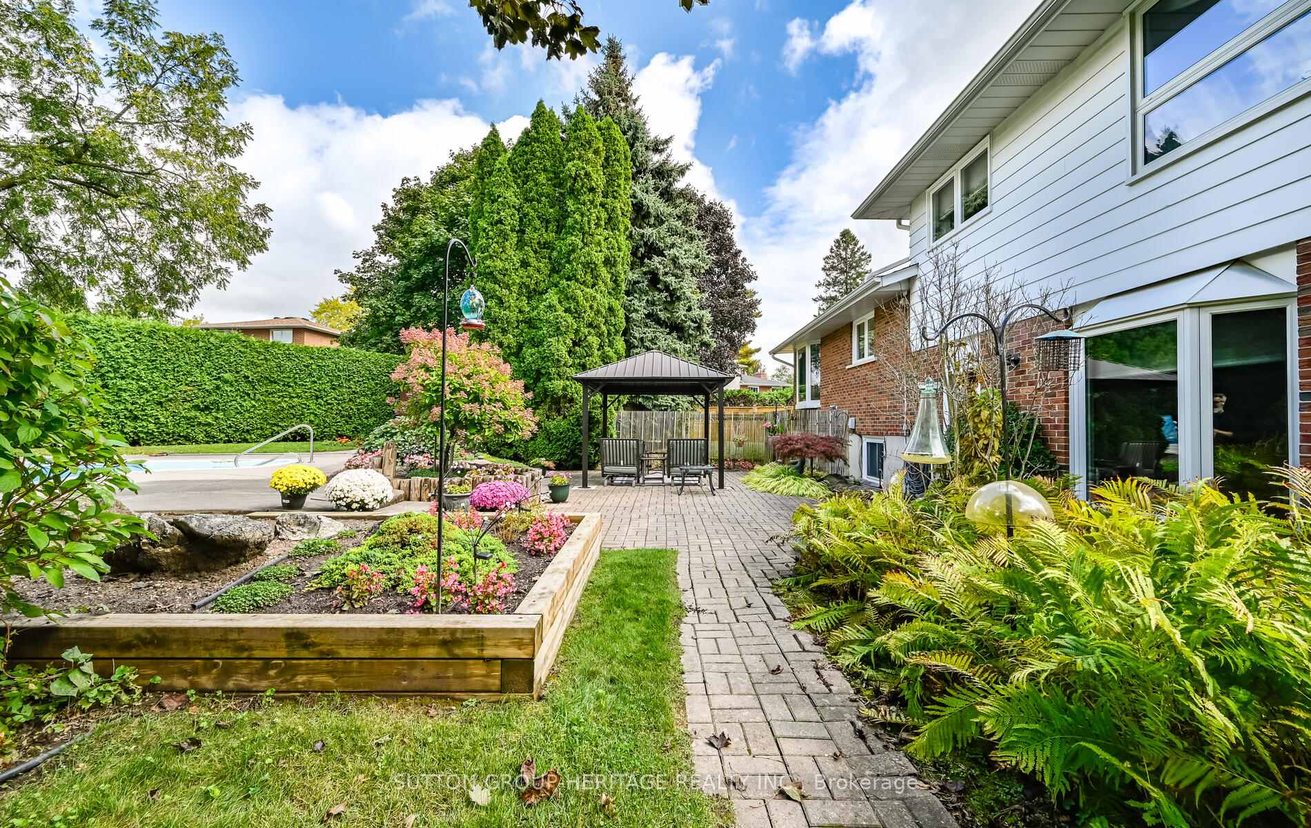 Photo 35 of 245 Ascot Court, Oshawa, Eastdale — HOMEH