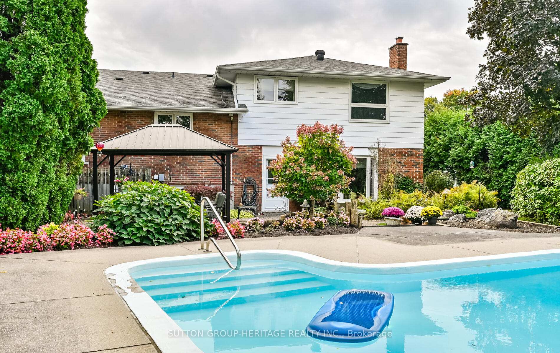 Photo 42 of 245 Ascot Court, Oshawa, Eastdale — HOMEH