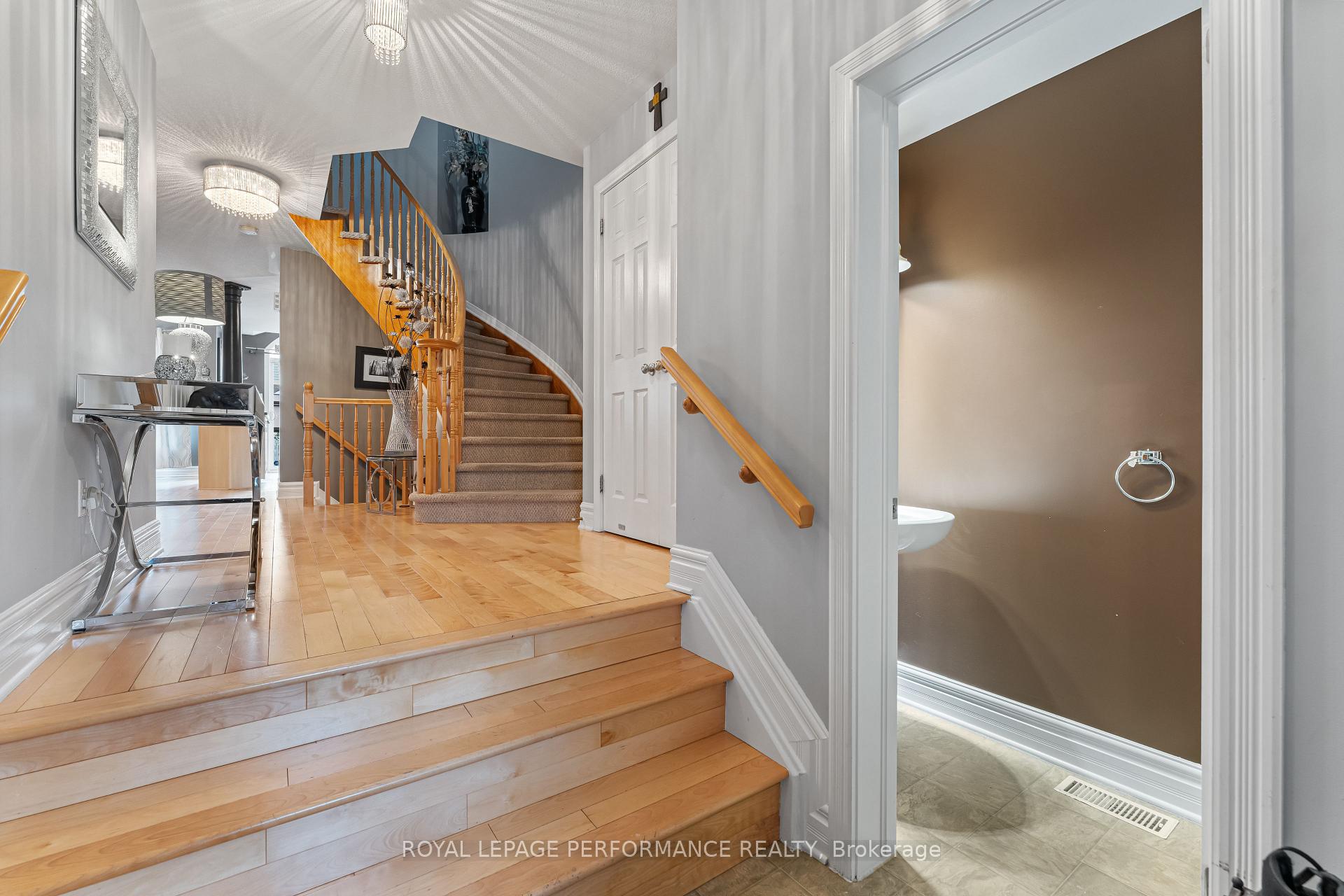 Photo 3 of 514 Louis Toscano Drive, Ottawa, Avalon East — HOMEH