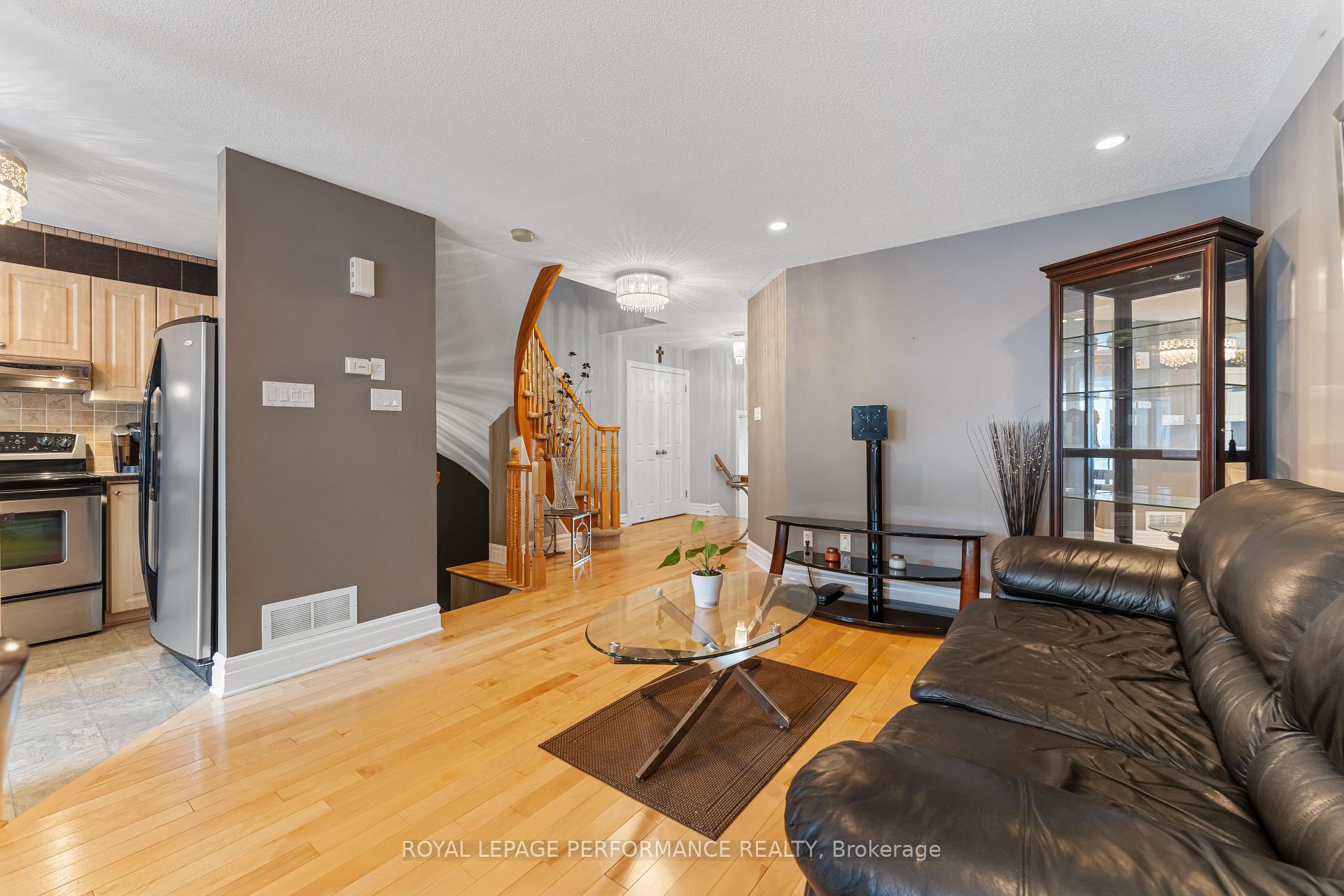 Photo 7 of 514 Louis Toscano Drive, Ottawa, Avalon East — HOMEH