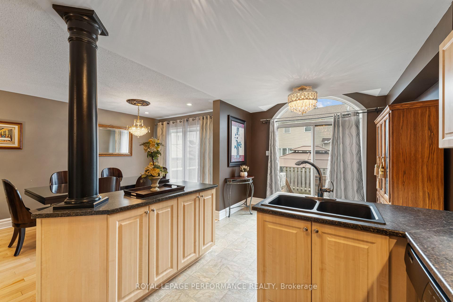 Photo 10 of 514 Louis Toscano Drive, Ottawa, Avalon East — HOMEH
