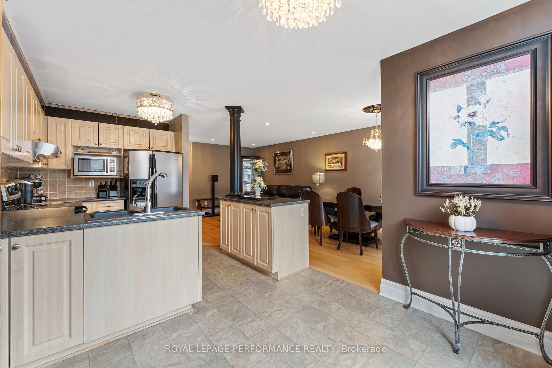 Photo 11 of 514 Louis Toscano Drive, Ottawa, Avalon East — HOMEH
