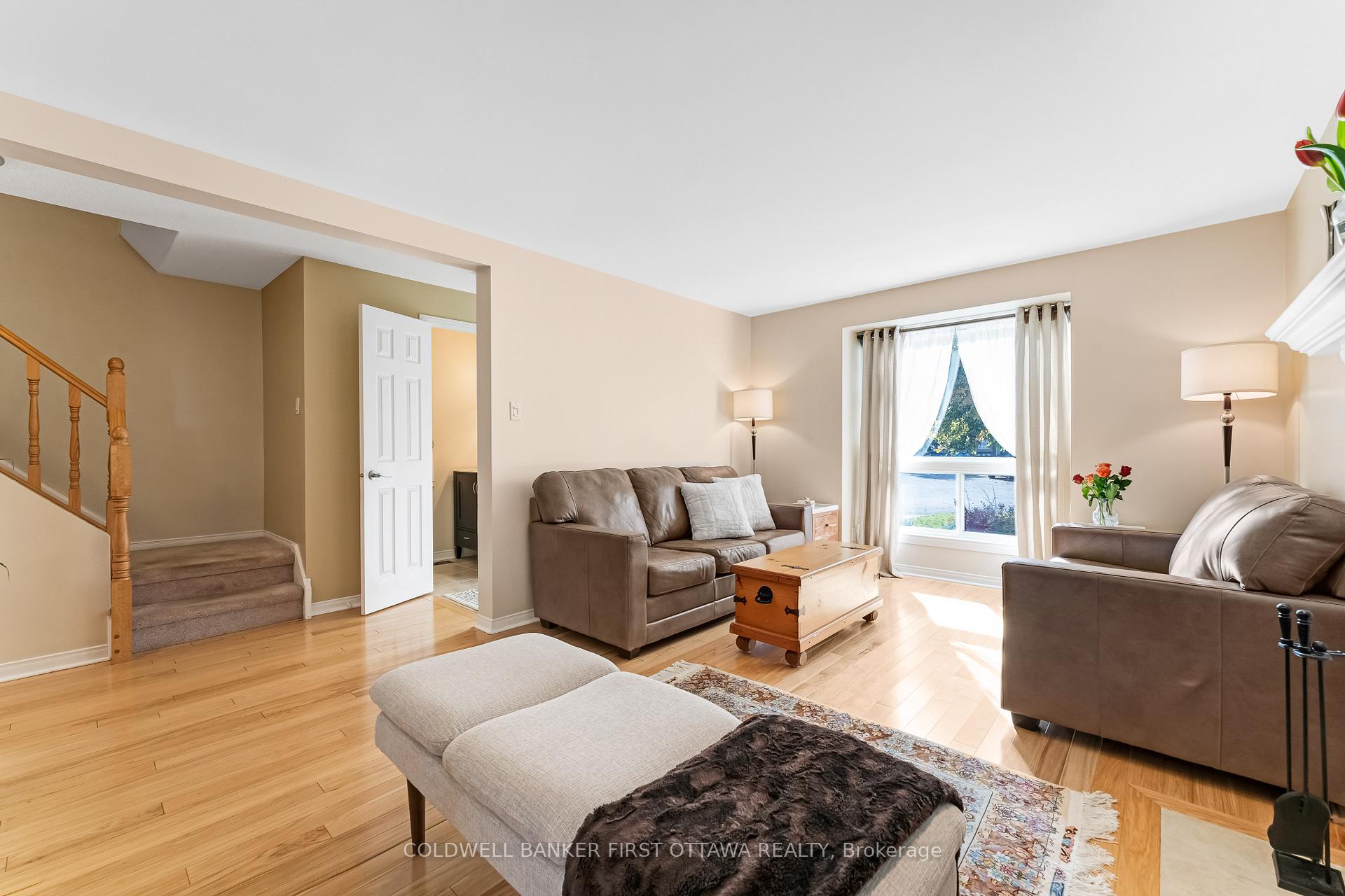 Photo 8 of 439 Grassland Terrace, Ottawa, Queenswood Heights South — HOMEH