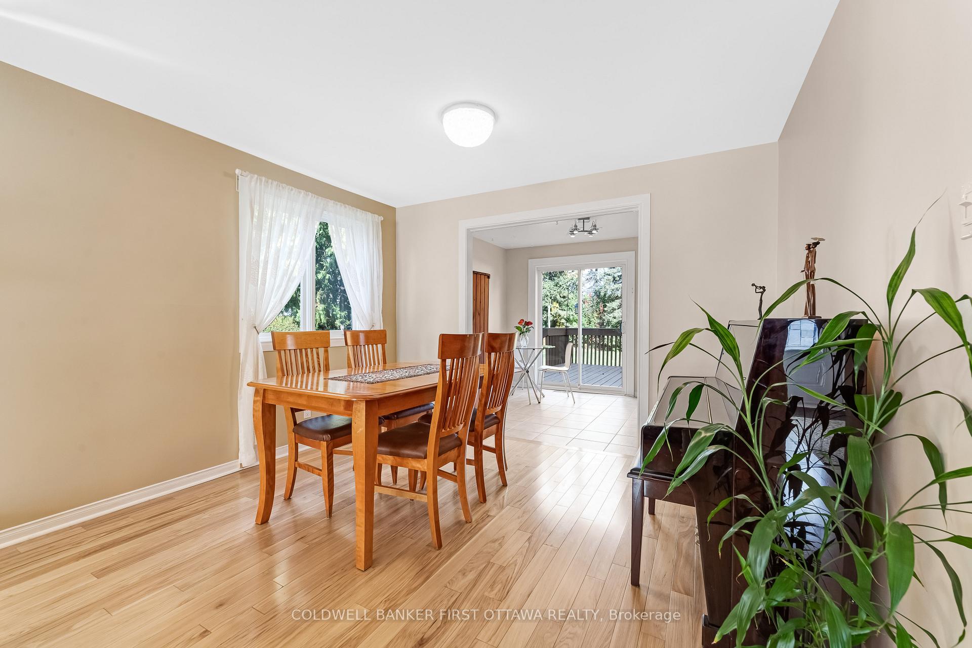 Photo 9 of 439 Grassland Terrace, Ottawa, Queenswood Heights South — HOMEH