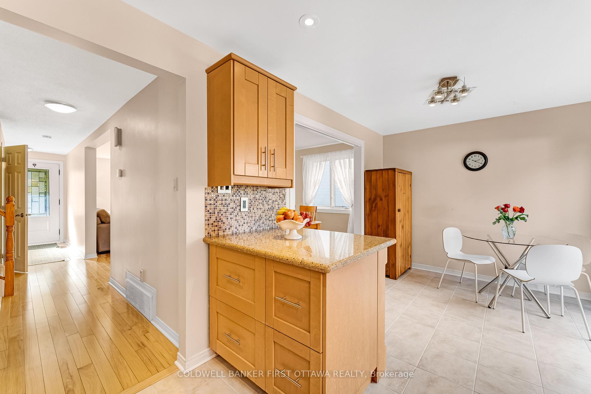 Photo 12 of 439 Grassland Terrace, Ottawa, Queenswood Heights South — HOMEH