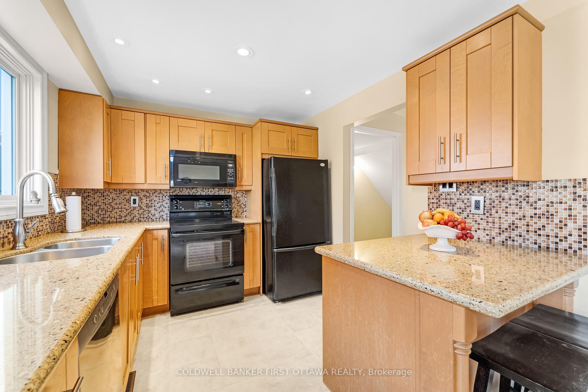 Photo 13 of 439 Grassland Terrace, Ottawa, Queenswood Heights South — HOMEH