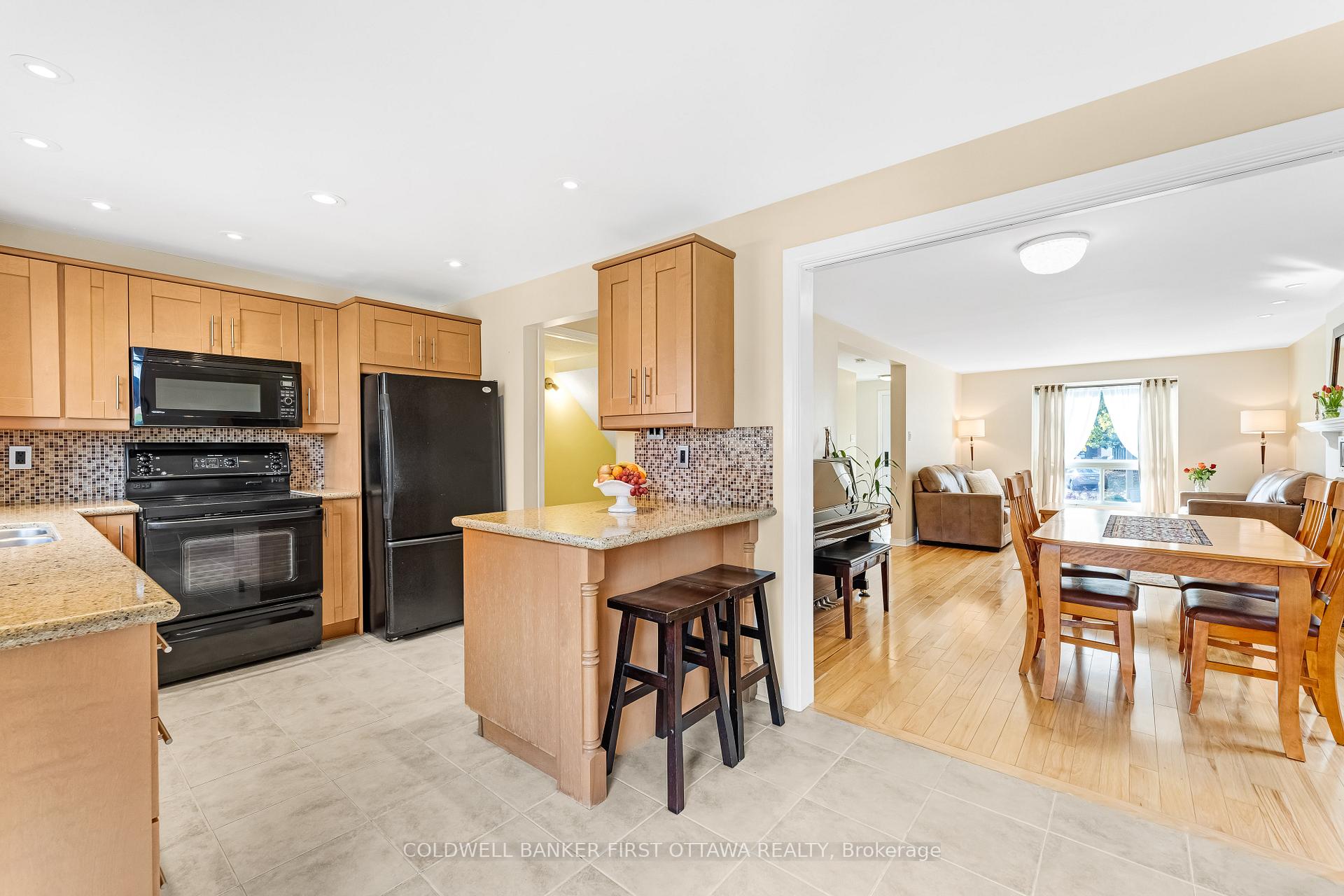 Photo 15 of 439 Grassland Terrace, Ottawa, Queenswood Heights South — HOMEH