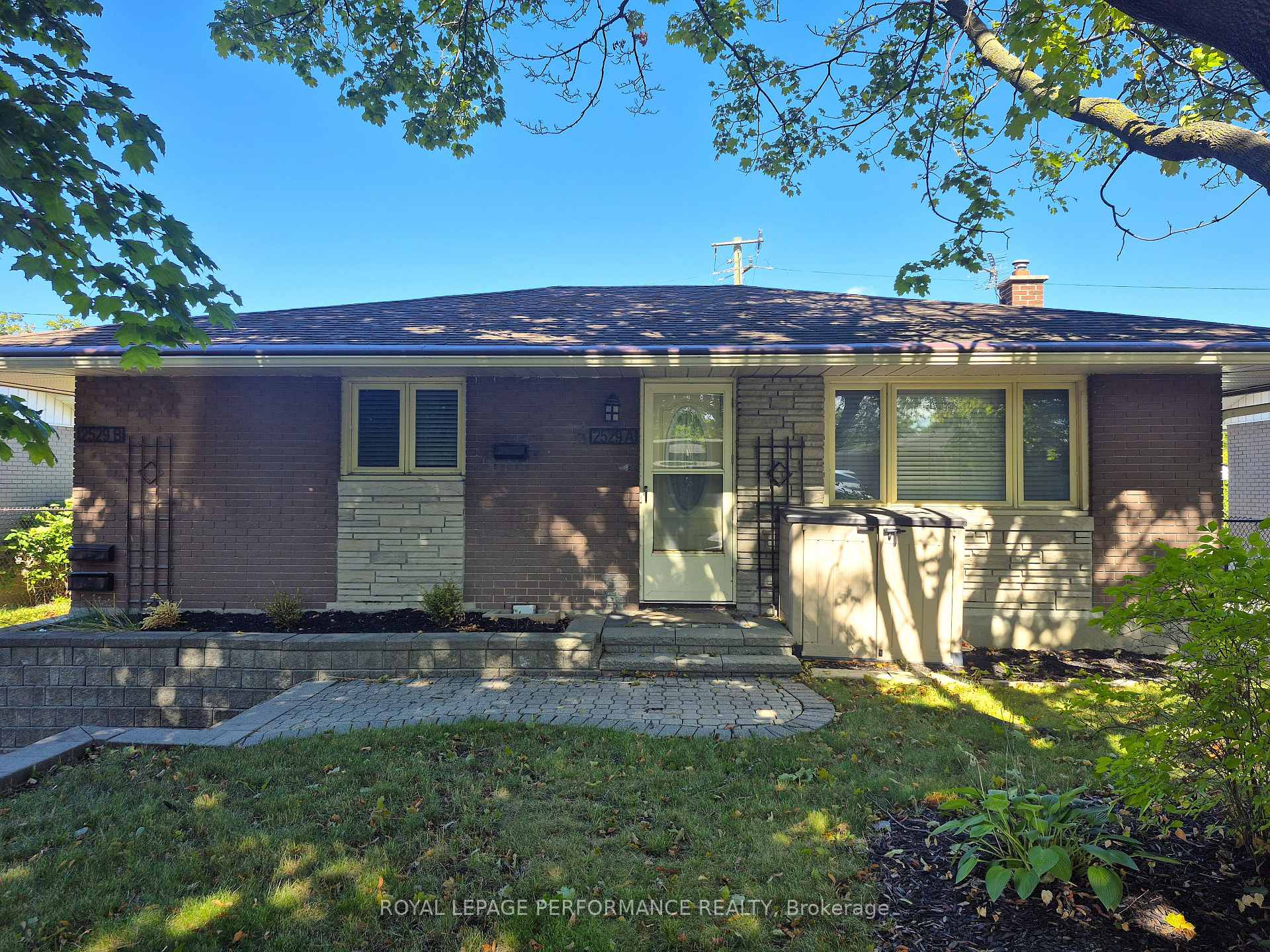 Photo 2 of Unit A, 2529 Roman Avenue, Ottawa, Queensway Terrace North — HOMEH
