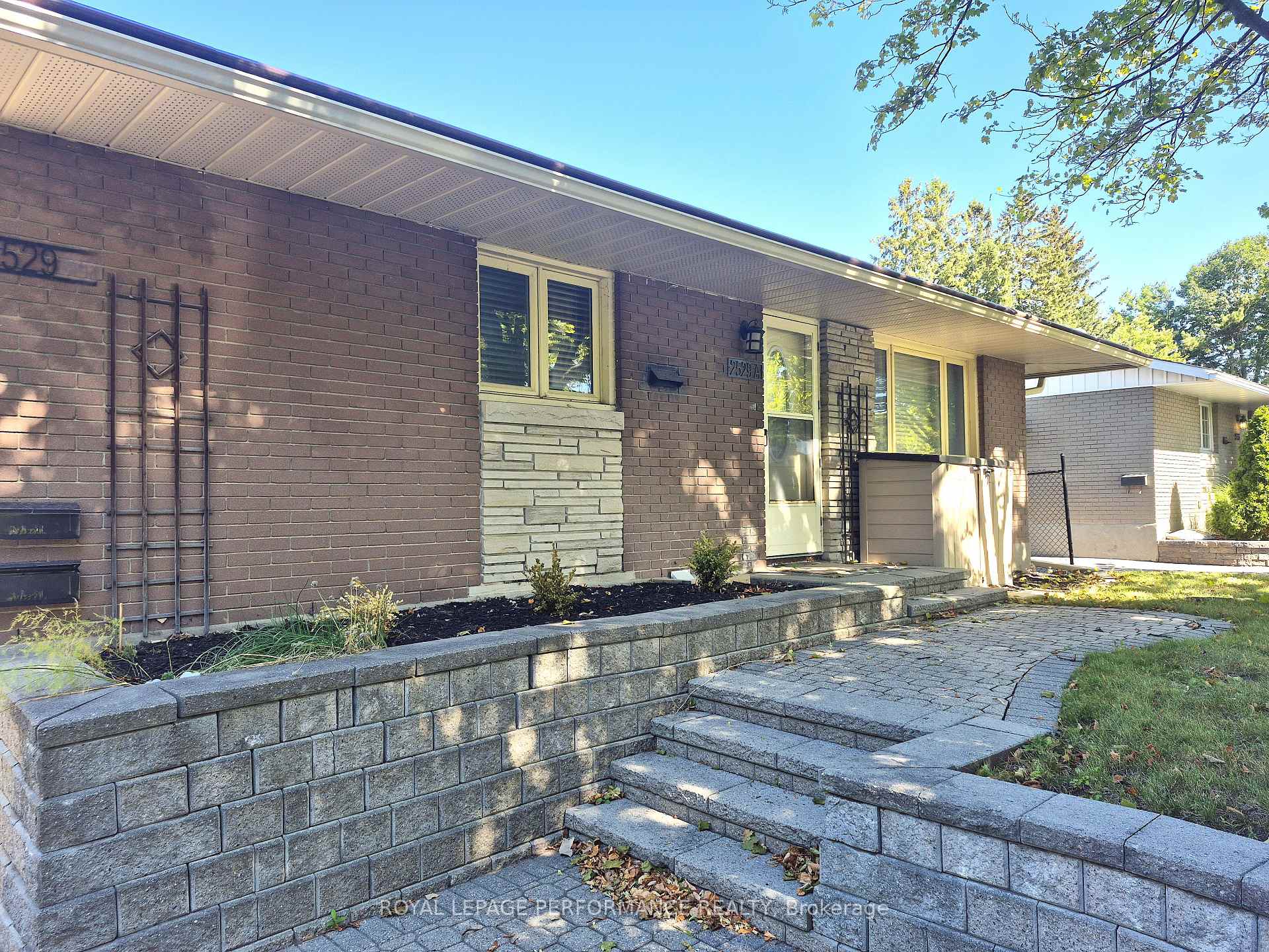 Photo 5 of Unit A, 2529 Roman Avenue, Ottawa, Queensway Terrace North — HOMEH