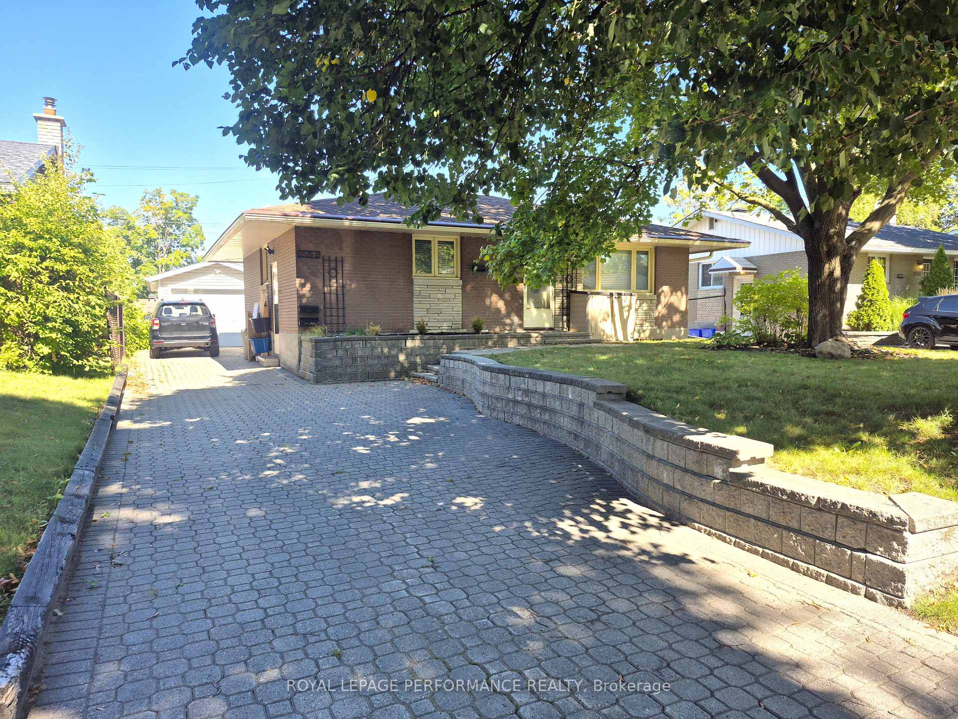 Photo 3 of Unit A, 2529 Roman Avenue, Ottawa, Queensway Terrace North — HOMEH