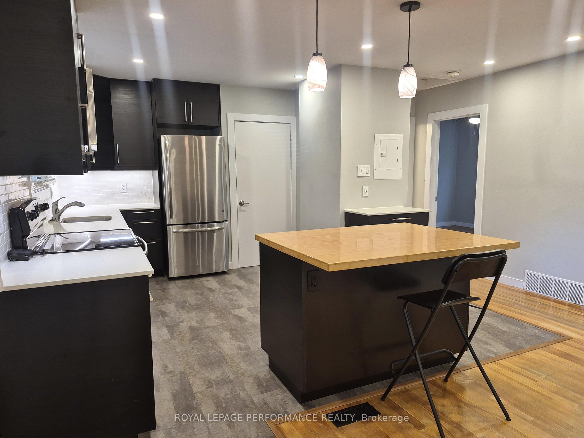 Photo 4 of Unit A, 2529 Roman Avenue, Ottawa, Queensway Terrace North — HOMEH