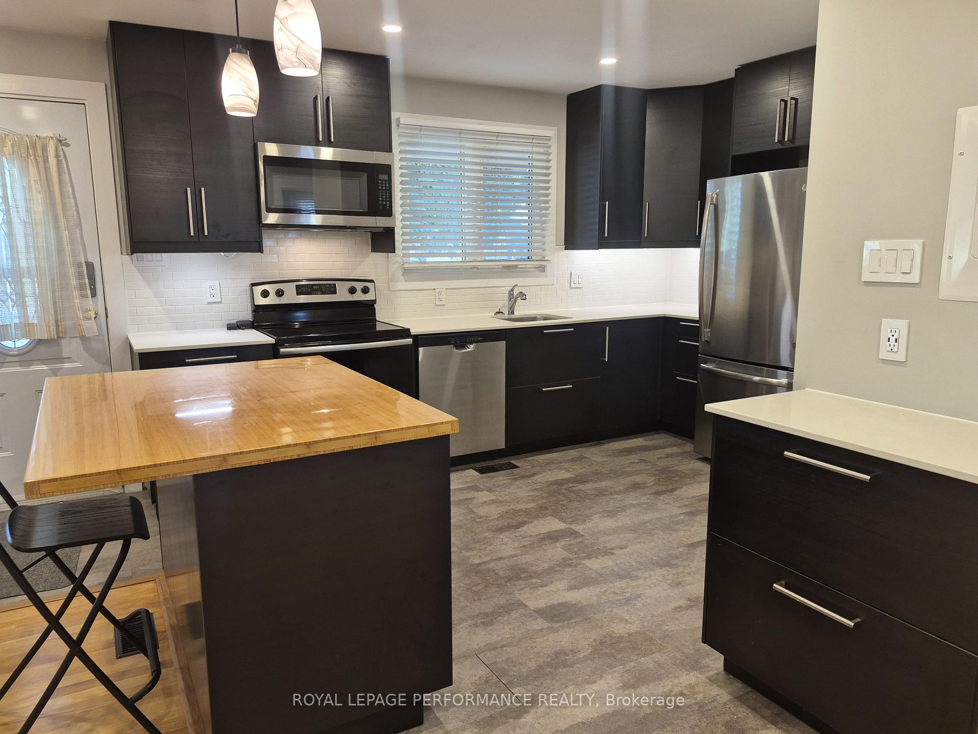 Photo 6 of Unit A, 2529 Roman Avenue, Ottawa, Queensway Terrace North — HOMEH