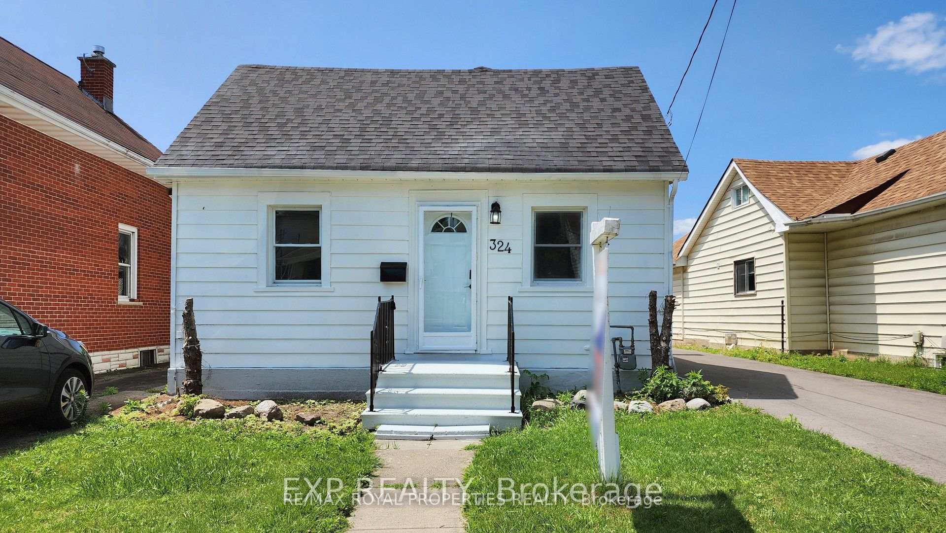 Photo 2 of 324 French Street, Oshawa, O'Neill — HOMEH
