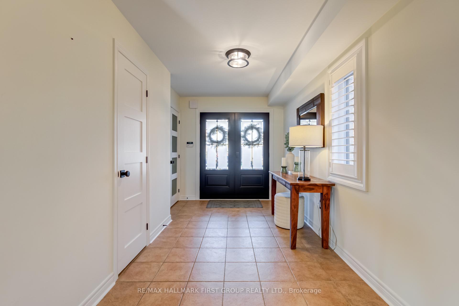 Photo 3 of 36 Ball Crescent, Whitby, Williamsburg — HOMEH