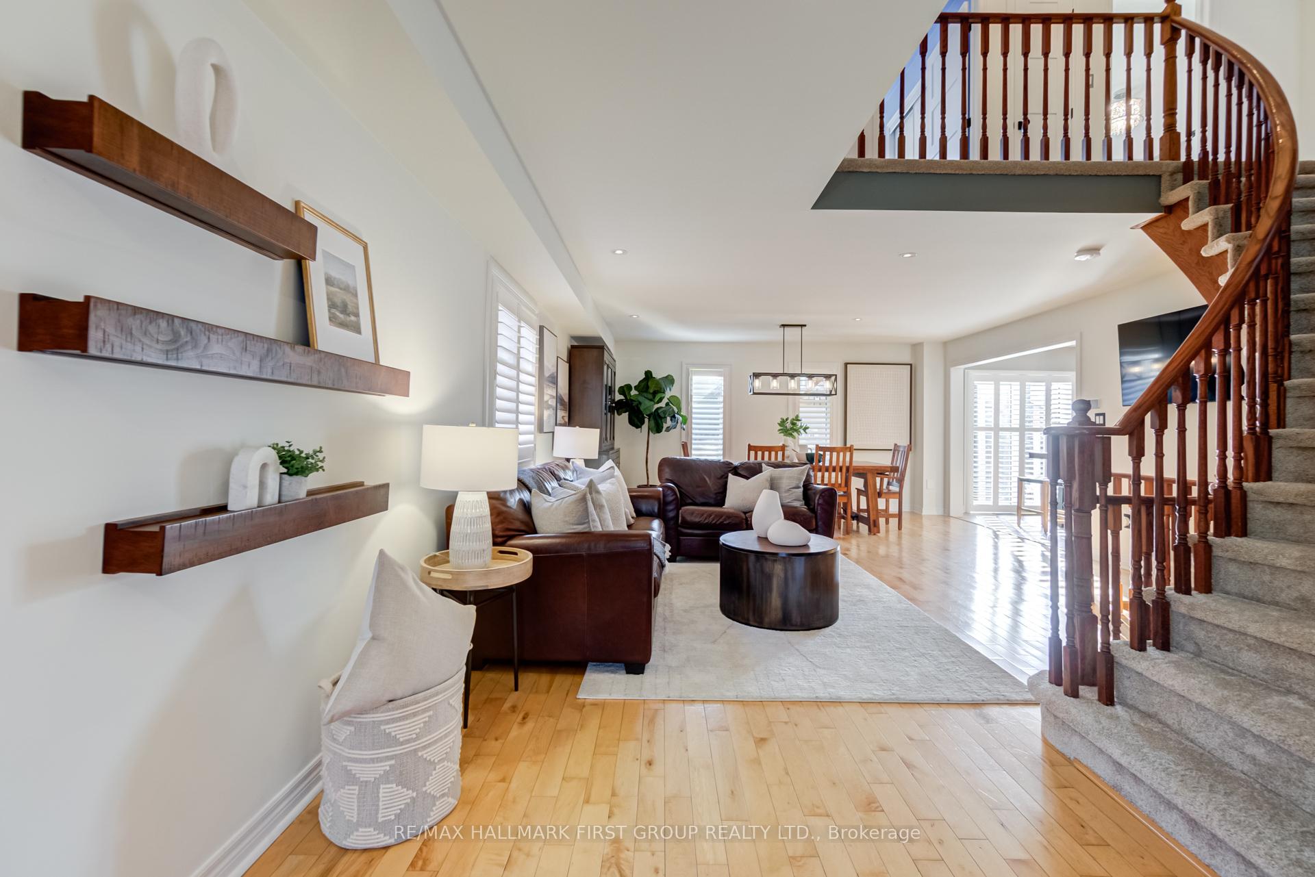 Photo 4 of 36 Ball Crescent, Whitby, Williamsburg — HOMEH
