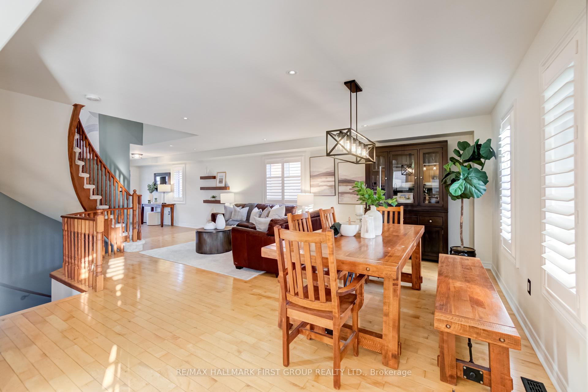 Photo 11 of 36 Ball Crescent, Whitby, Williamsburg — HOMEH