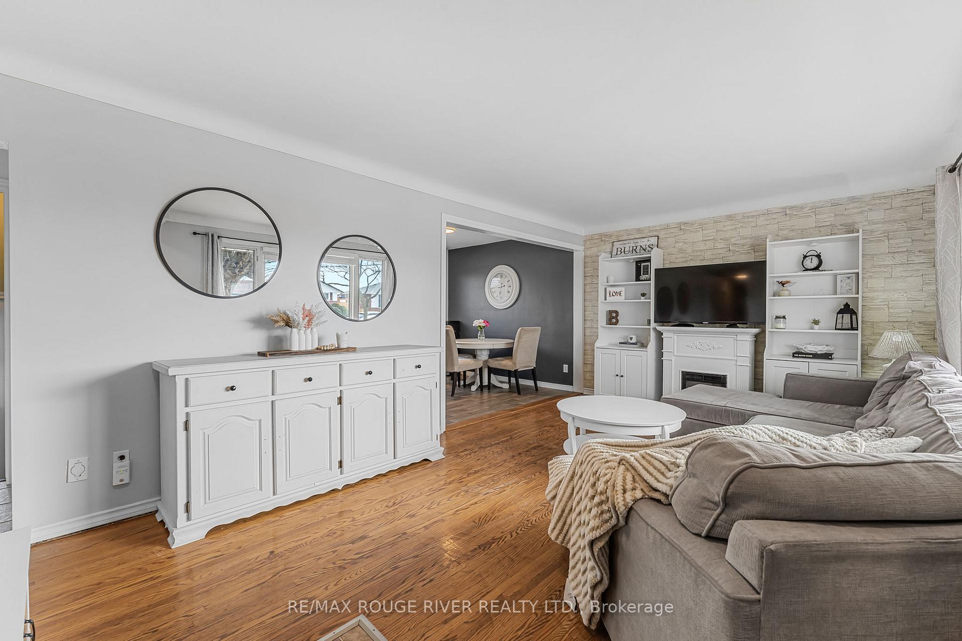 Photo 3 of 55 Grange Avenue, Welland, Lincoln/Crowland — HOMEH