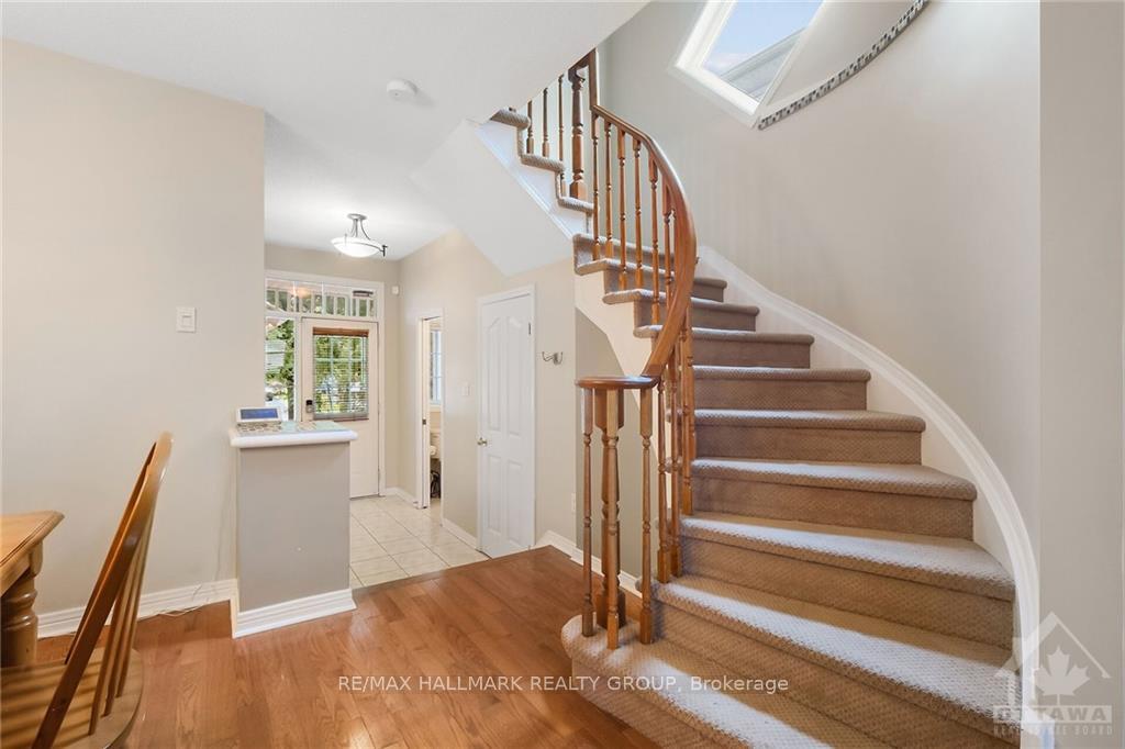 Photo 15 of 949 Markwick Crescent, Ottawa, Notting Hill/Summerside — HOMEH
