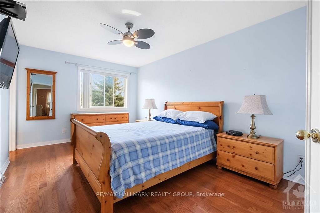 Photo 17 of 949 Markwick Crescent, Ottawa, Notting Hill/Summerside — HOMEH
