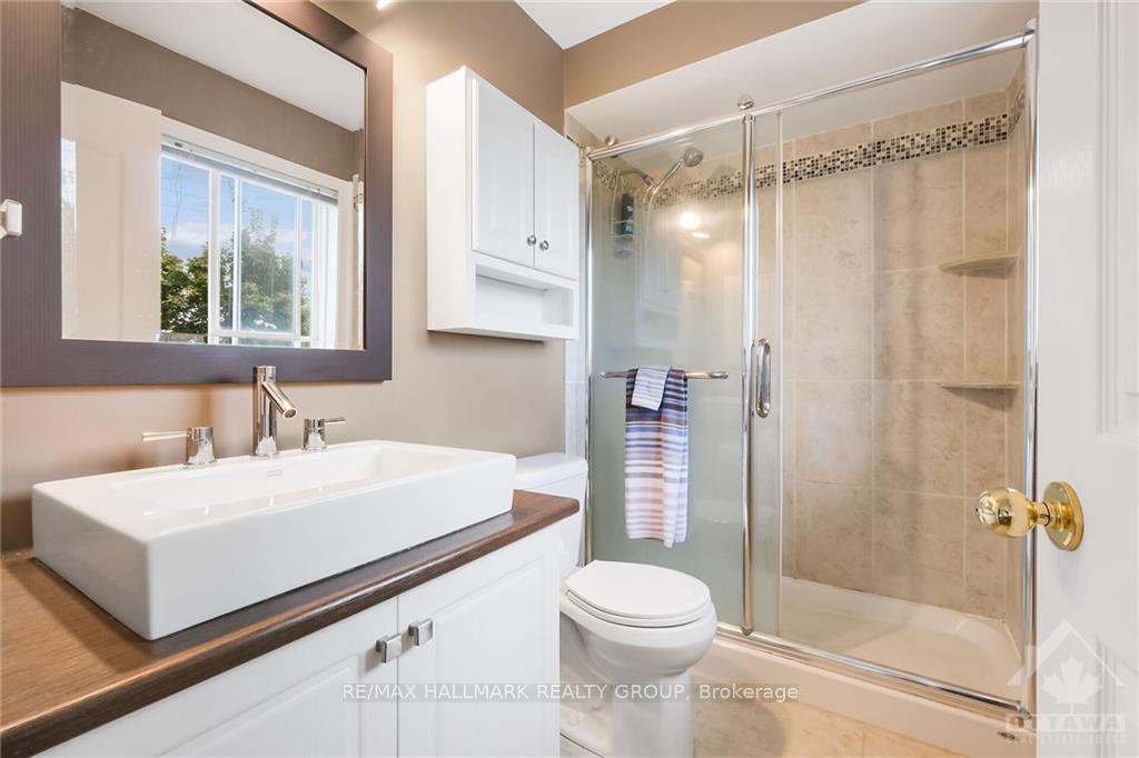 Photo 19 of 949 Markwick Crescent, Ottawa, Notting Hill/Summerside — HOMEH