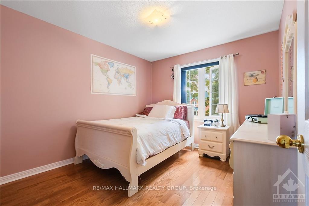Photo 20 of 949 Markwick Crescent, Ottawa, Notting Hill/Summerside — HOMEH
