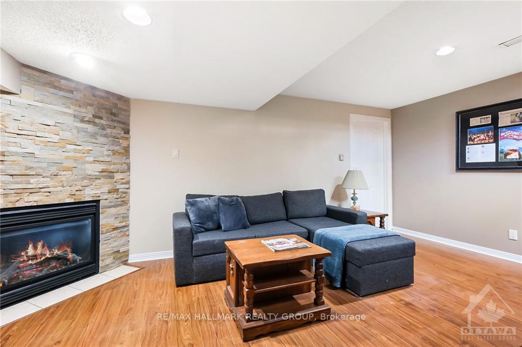 Photo 26 of 949 Markwick Crescent, Ottawa, Notting Hill/Summerside — HOMEH