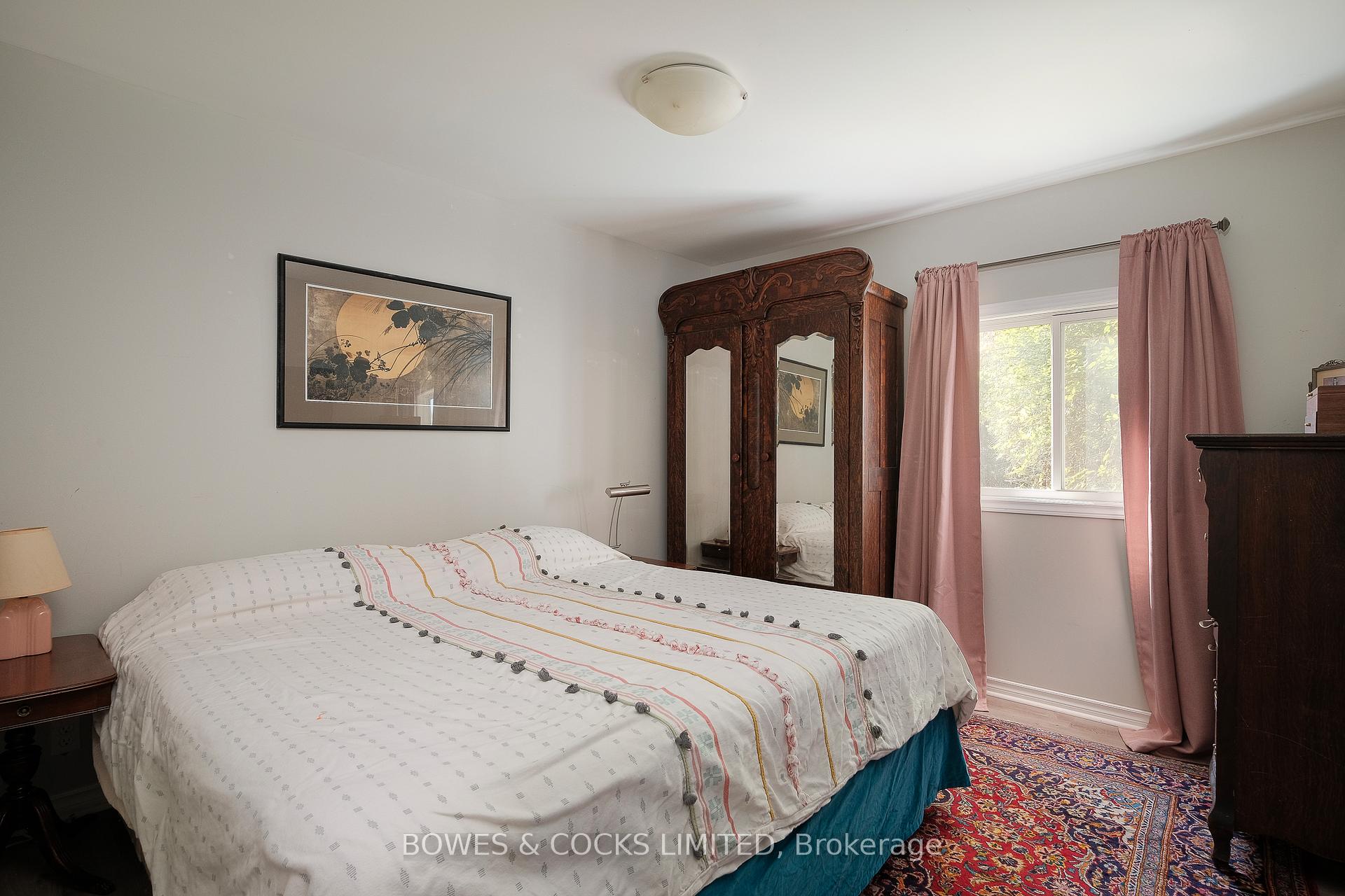 Photo 17 of 705 Young Street, Peterborough, Otonabee Ward 1 — HOMEH