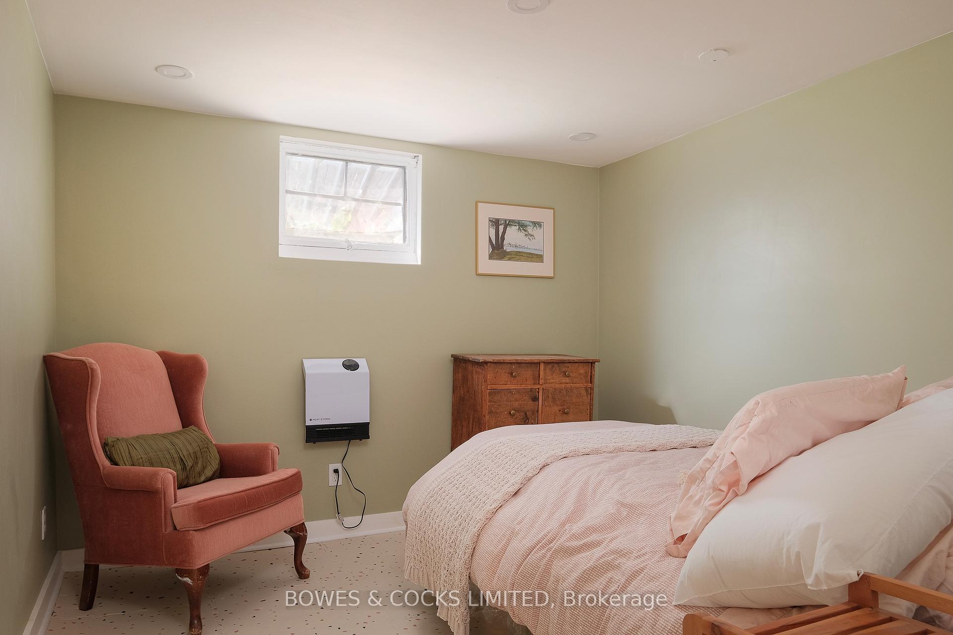 Photo 19 of 705 Young Street, Peterborough, Otonabee Ward 1 — HOMEH