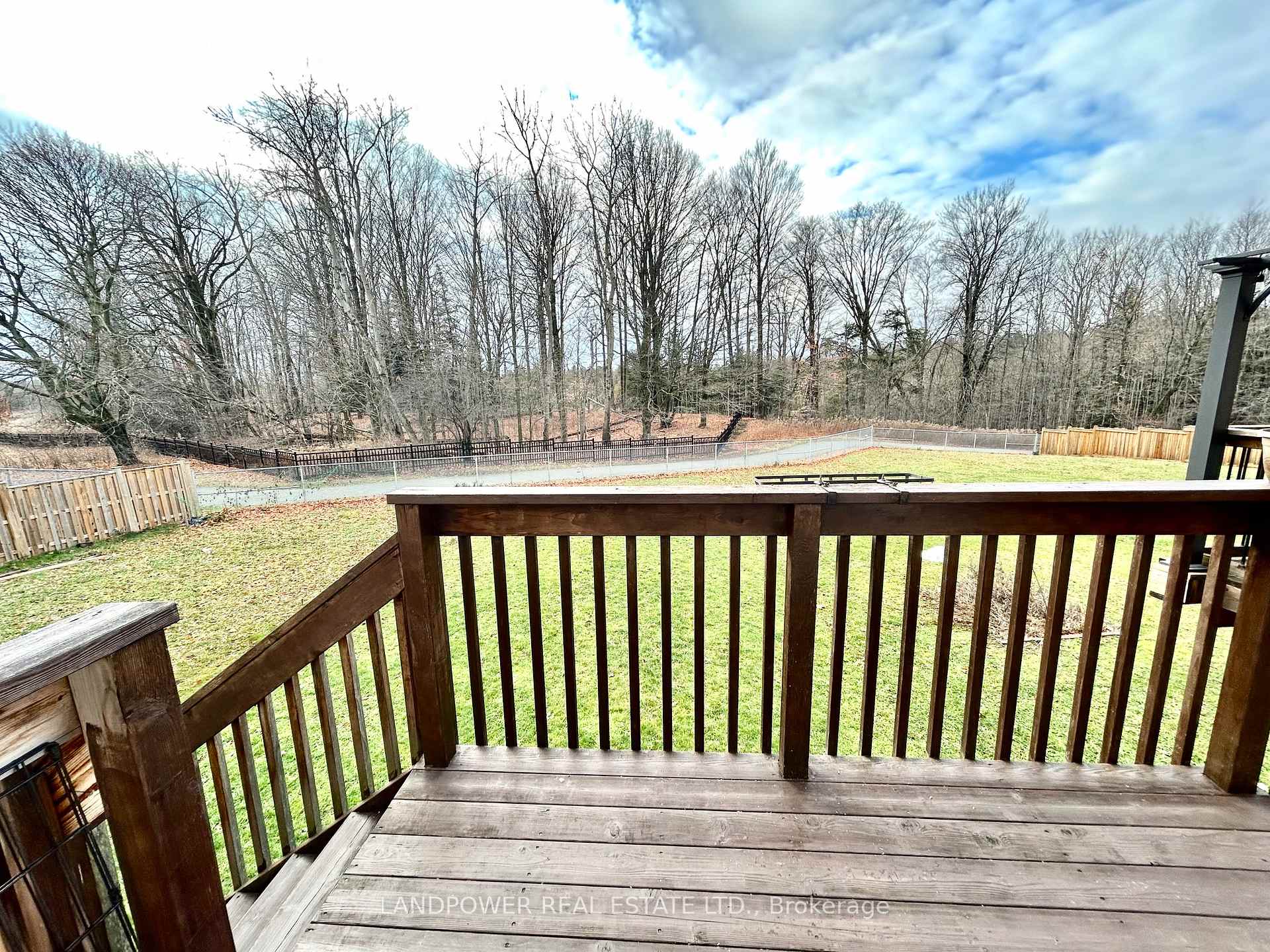 Photo 6 of 2392 Dress Circle Crescent, Oshawa, Windfields — HOMEH