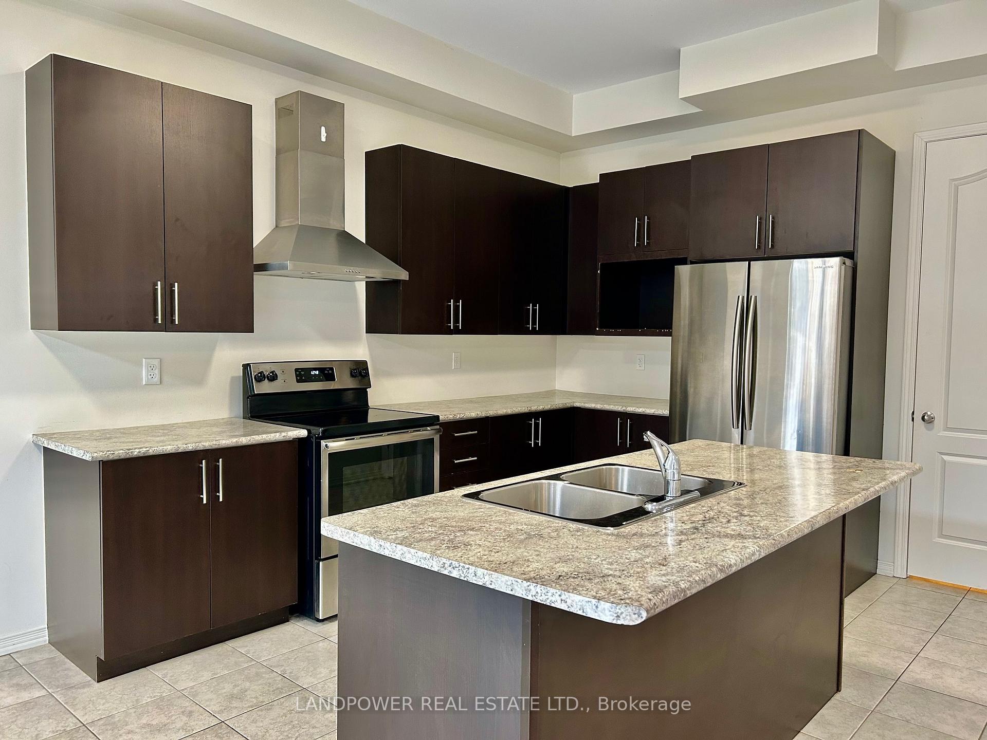 Photo 10 of 2392 Dress Circle Crescent, Oshawa, Windfields — HOMEH
