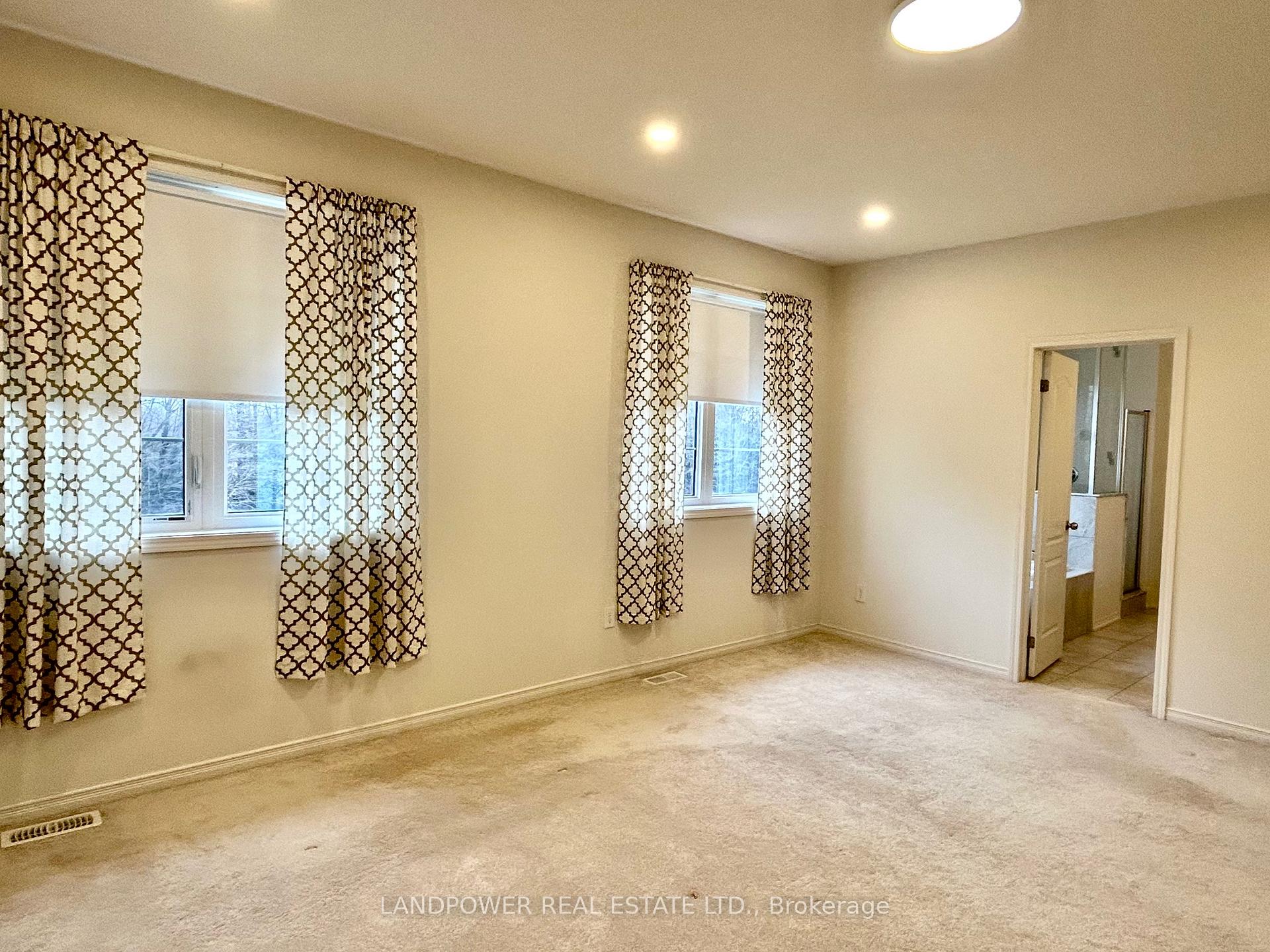 Photo 13 of 2392 Dress Circle Crescent, Oshawa, Windfields — HOMEH