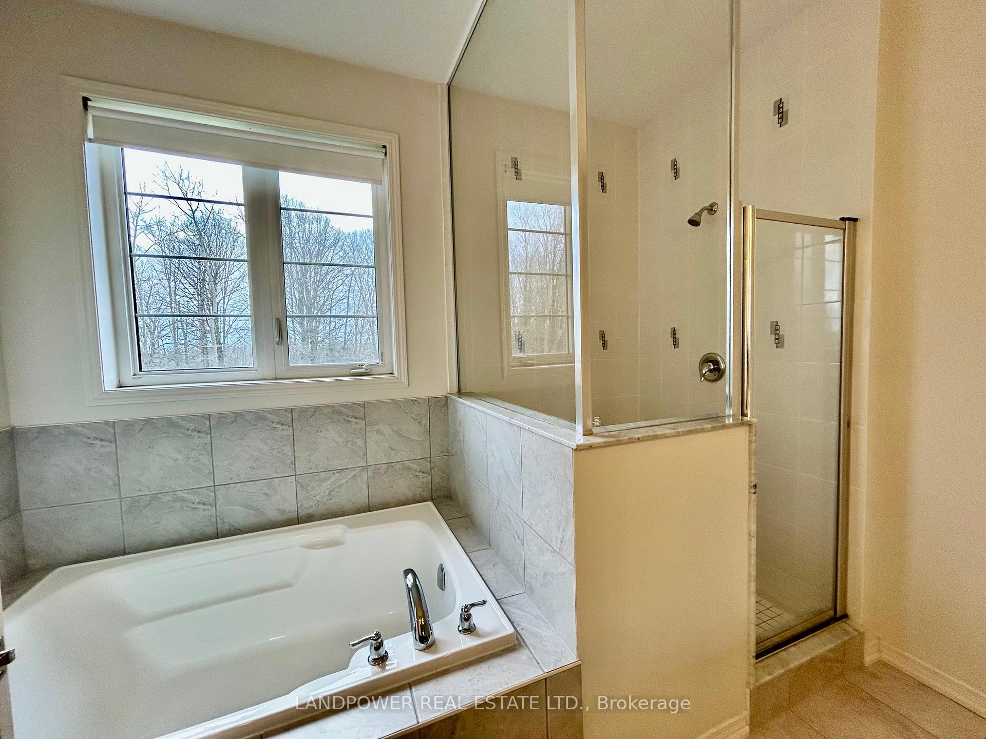 Photo 15 of 2392 Dress Circle Crescent, Oshawa, Windfields — HOMEH