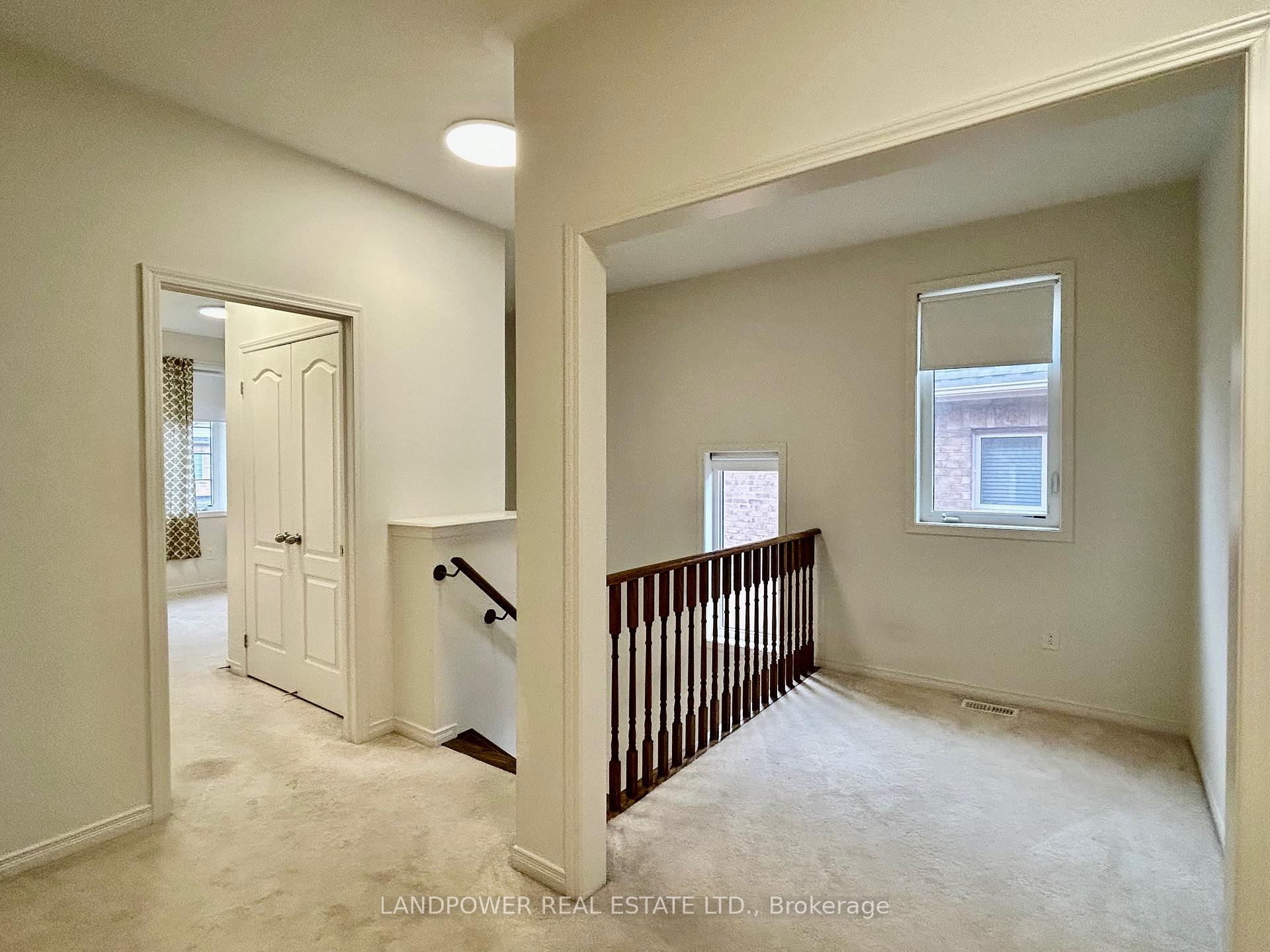 Photo 16 of 2392 Dress Circle Crescent, Oshawa, Windfields — HOMEH