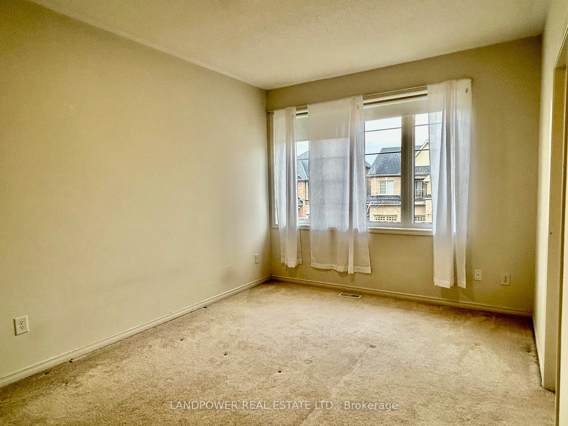 Photo 20 of 2392 Dress Circle Crescent, Oshawa, Windfields — HOMEH