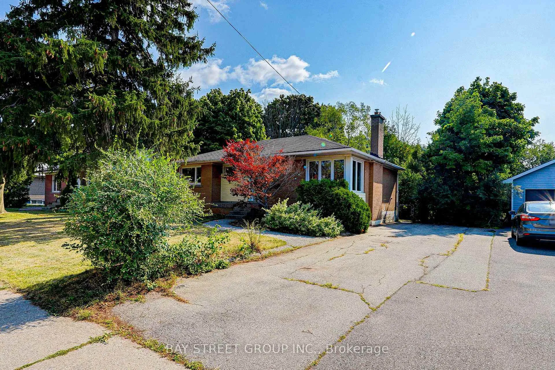 Photo 1 of 88 Miller Road, Oakville, College Park — HOMEH