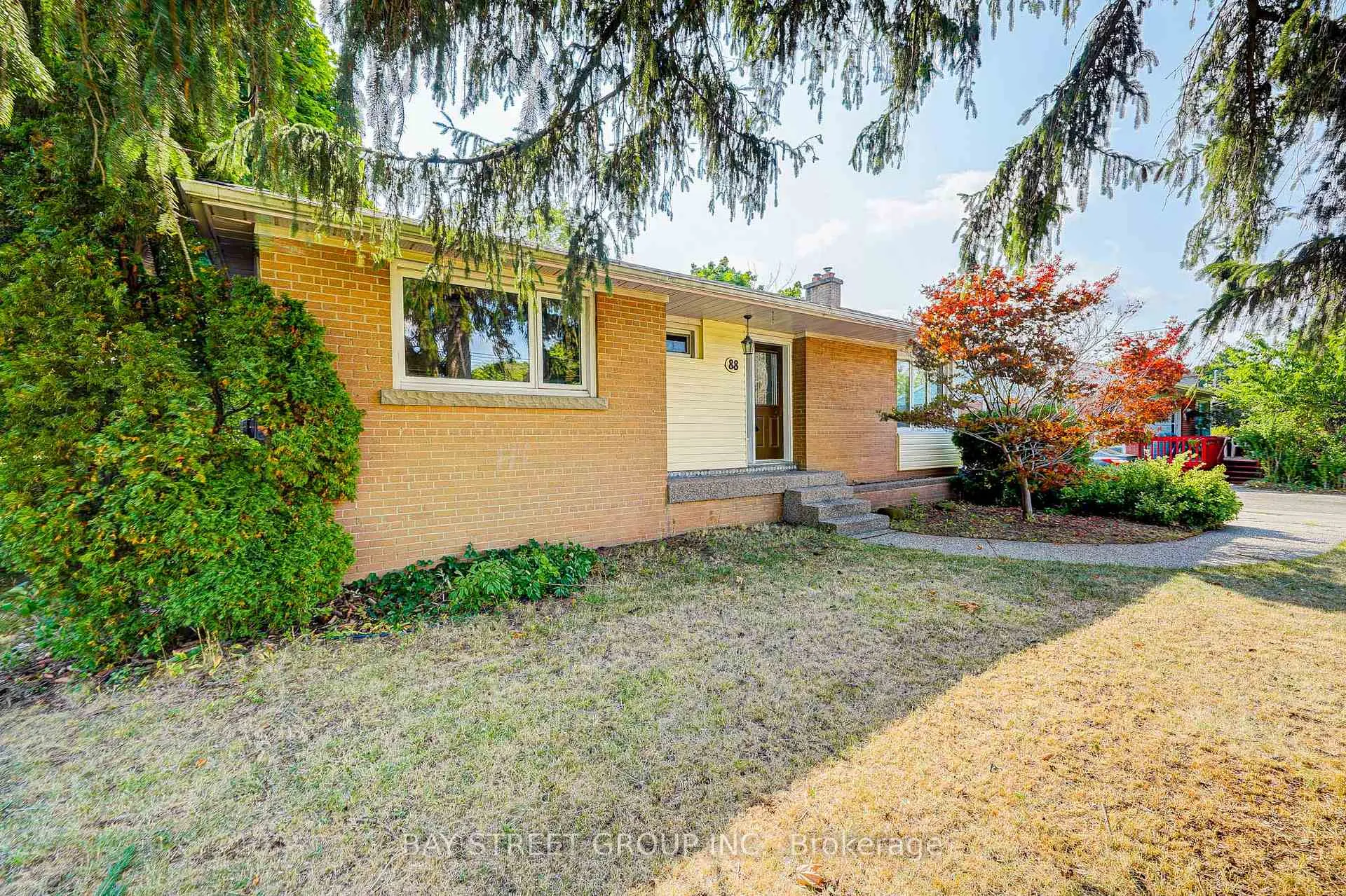 Photo 2 of 88 Miller Road, Oakville, College Park — HOMEH