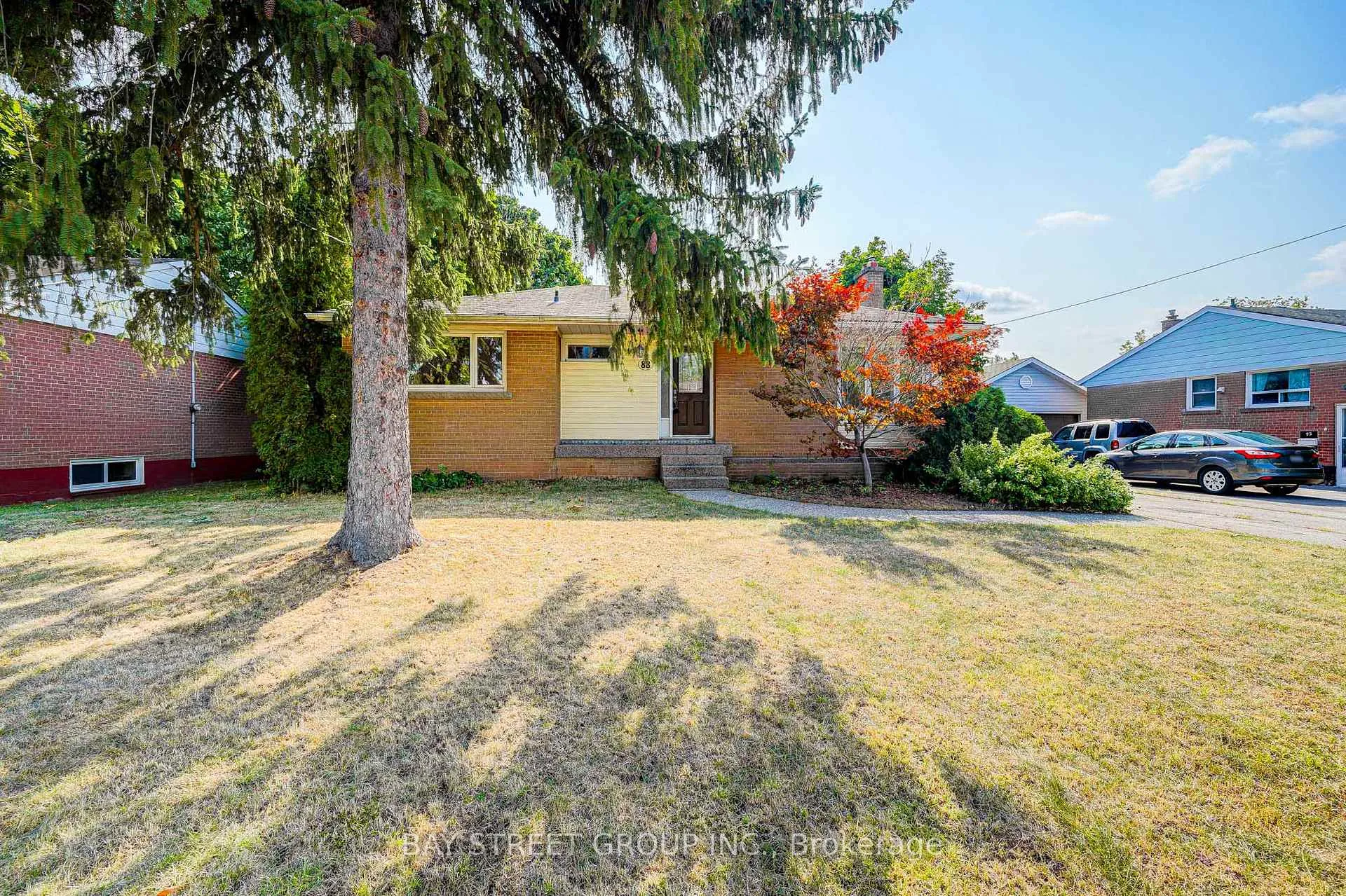 Photo 3 of 88 Miller Road, Oakville, College Park — HOMEH