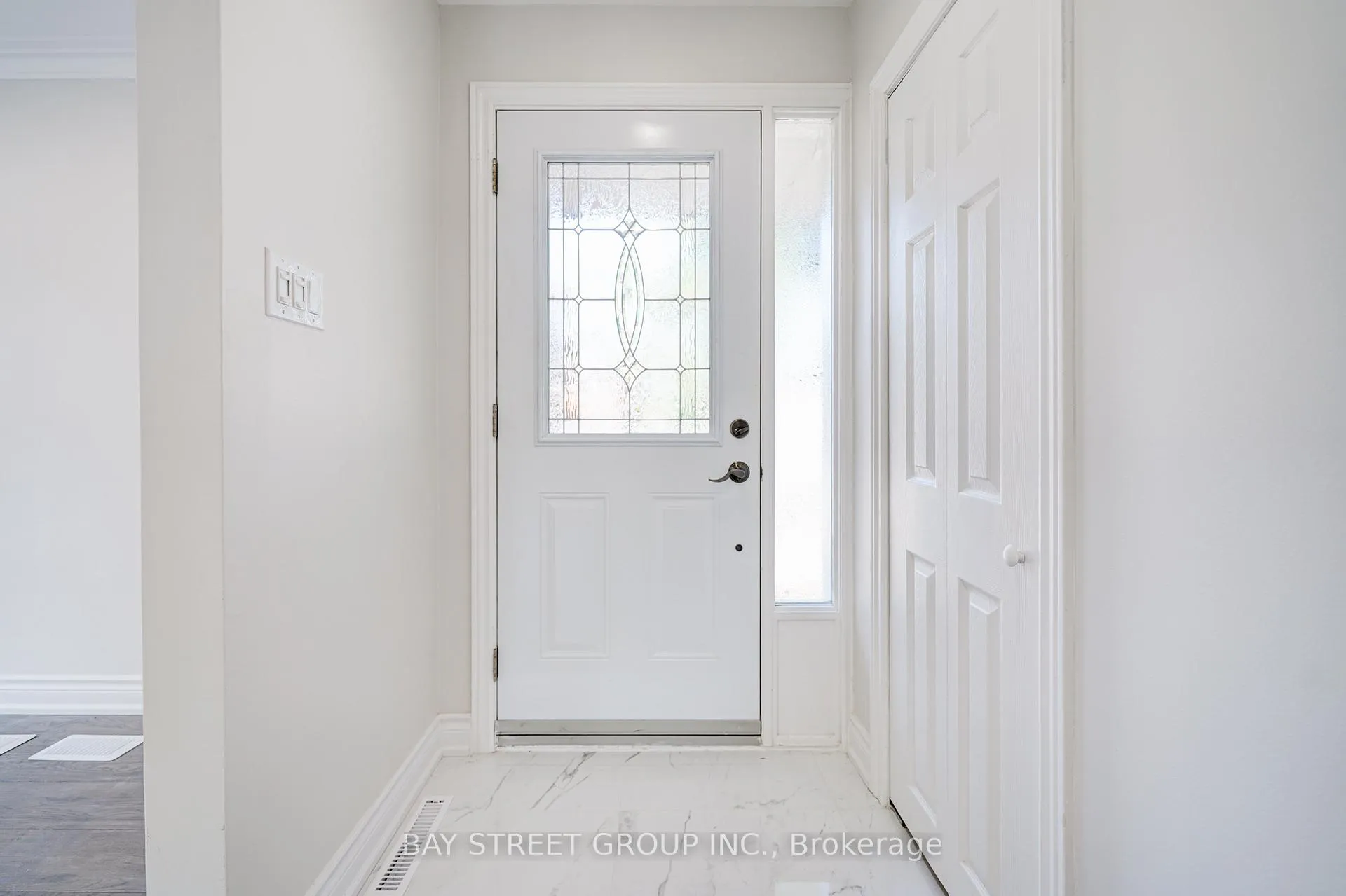 Photo 6 of 88 Miller Road, Oakville, College Park — HOMEH