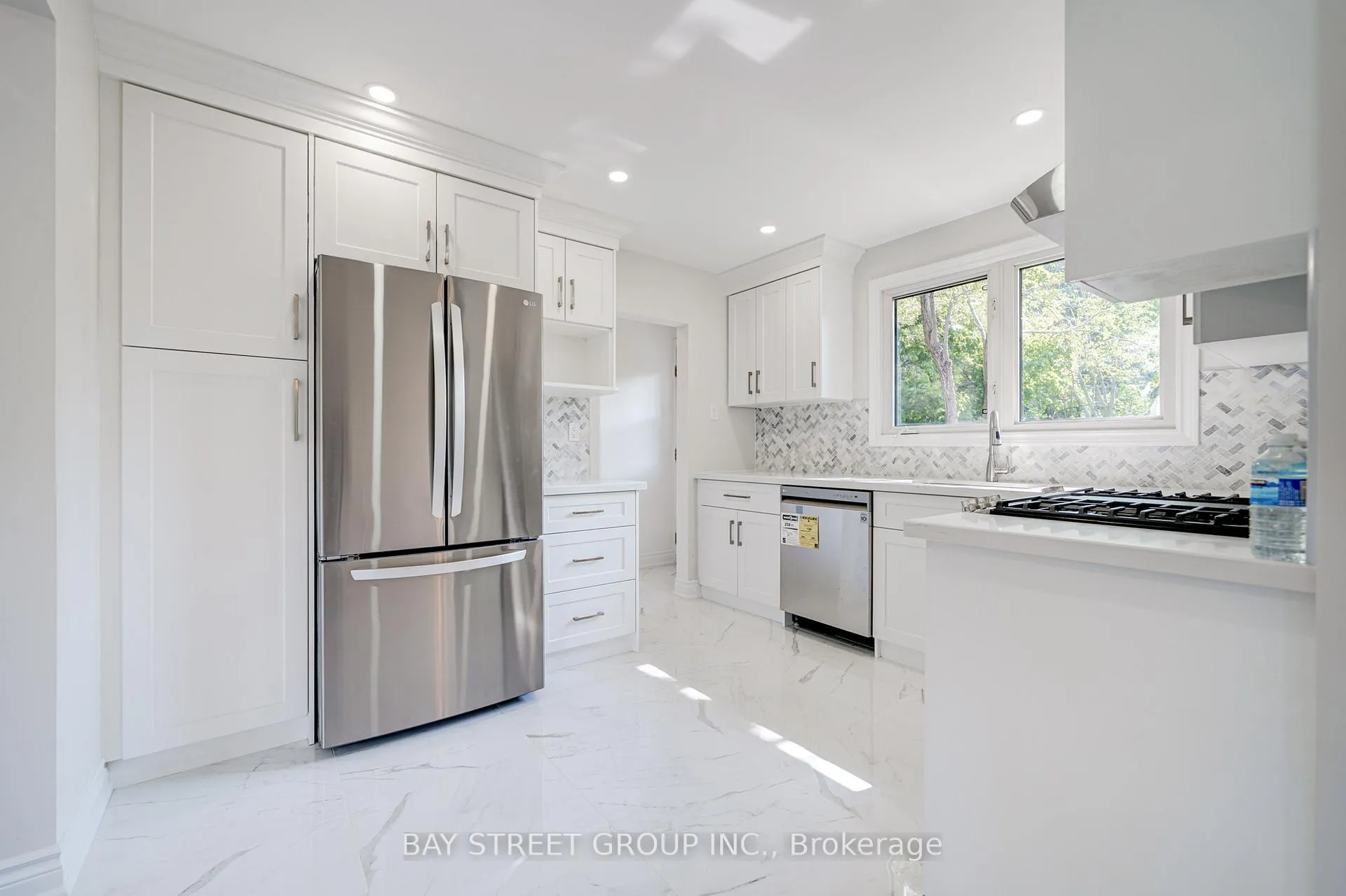 Photo 14 of 88 Miller Road, Oakville, College Park — HOMEH