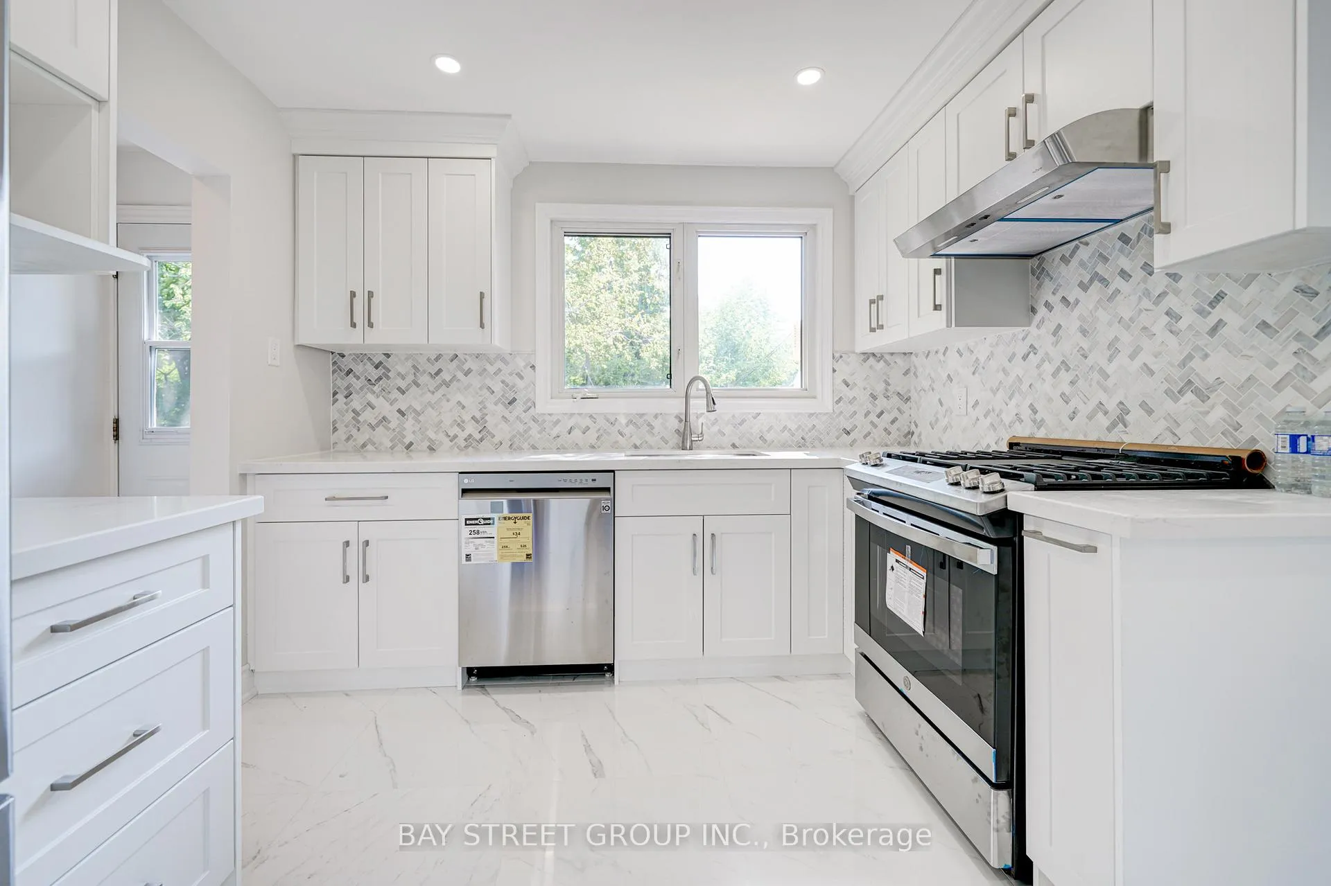 Photo 15 of 88 Miller Road, Oakville, College Park — HOMEH