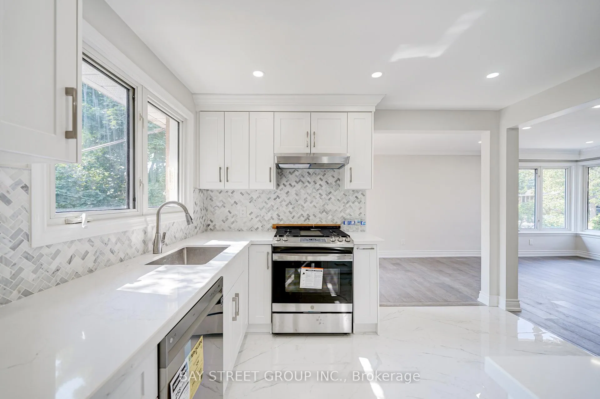 Photo 16 of 88 Miller Road, Oakville, College Park — HOMEH
