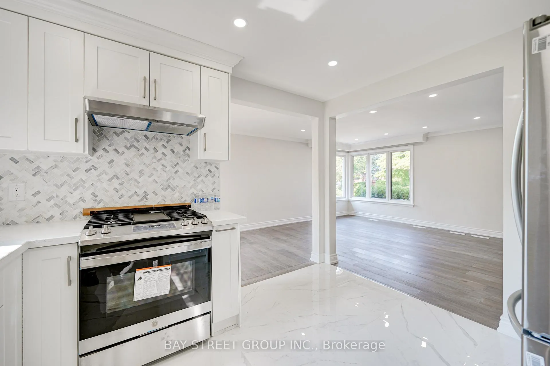 Photo 17 of 88 Miller Road, Oakville, College Park — HOMEH